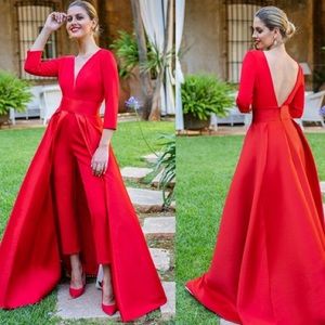 🌹HOST PICK 🌹STAND OUT 🖤🖤Red Cape jumpsuit XL